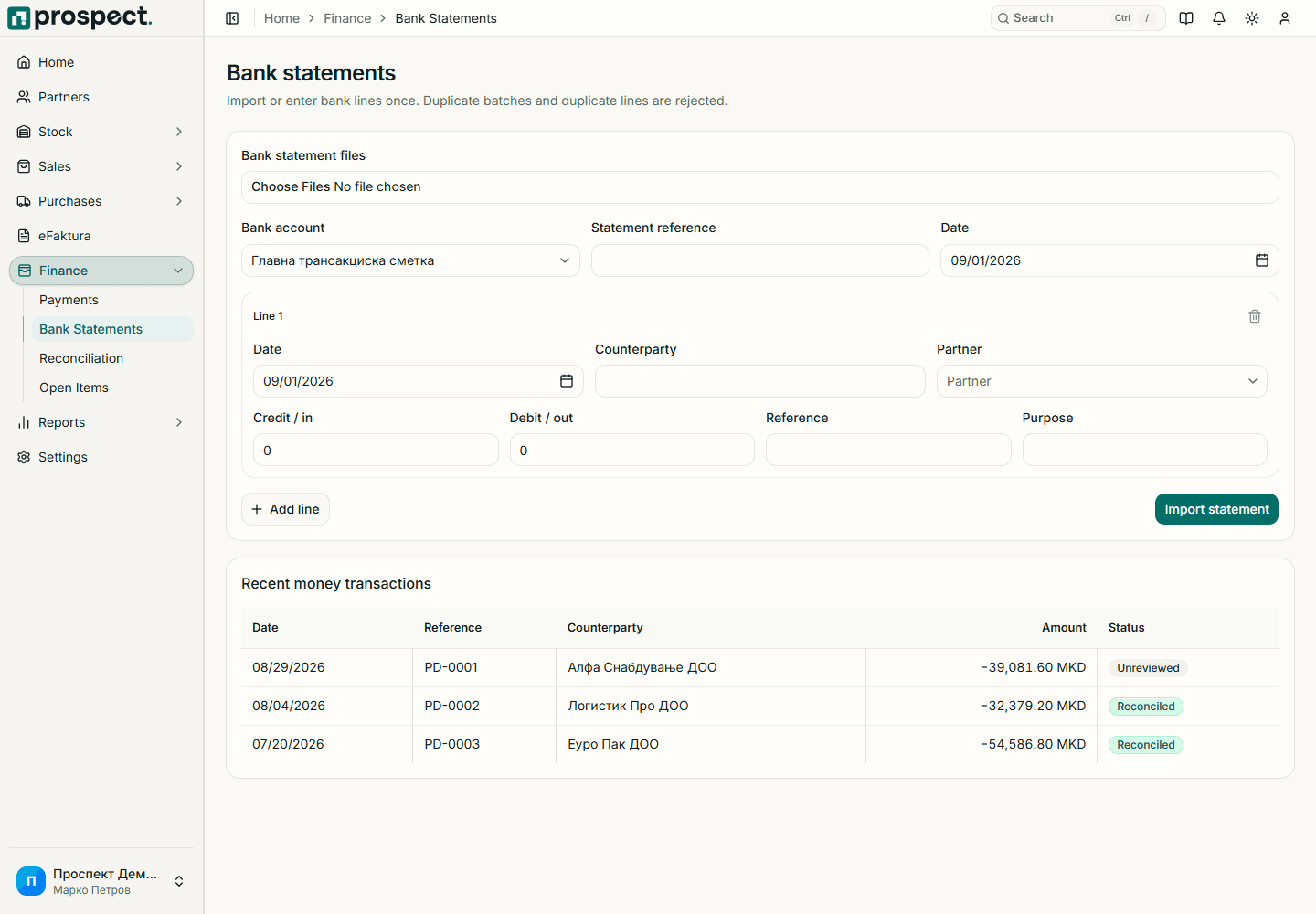 Bank-statement workspace with import action, account, period, line count, and status